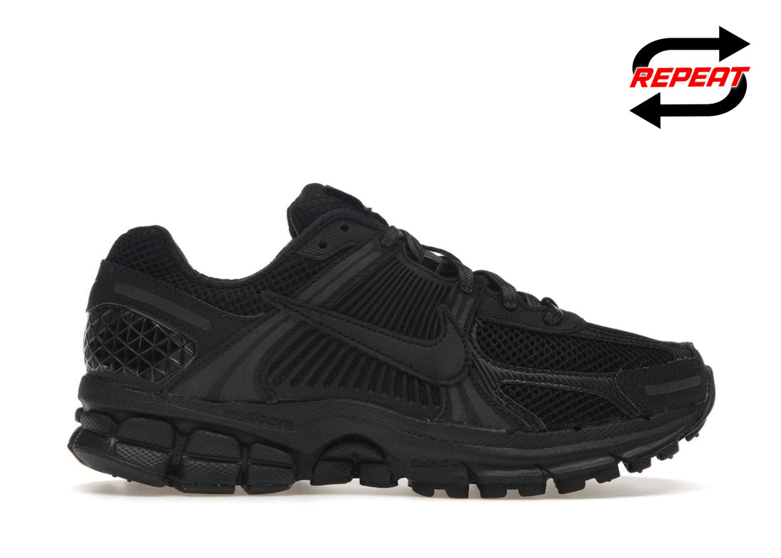 Nike Vomero 'Black Out'